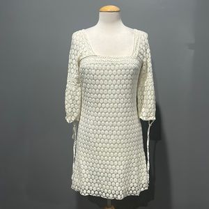 WHITE CROCHET MINI DRESS, WITH 3/4 LENGTH SLEEVE,SIZE MEDIUM